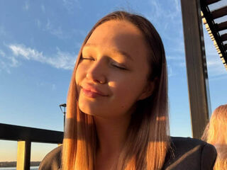 topless camgirl KatharineDeakyne