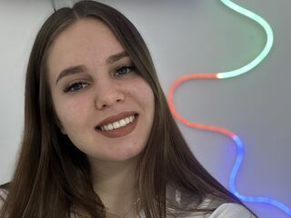 camgirl masturbating with vibrator KeiraAsti