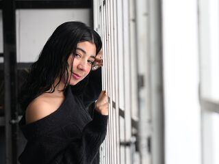 cam girl playing with vibrator KendalDevinne