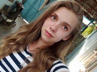 naughty camgirl KeniaBurklow