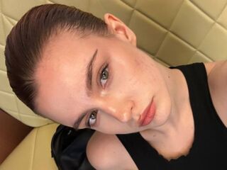 fingering webcamgirl KlaraGogins