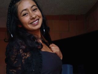cam girl fingering LauCardigan
