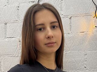 naked cam chatroom LaurynTinkle