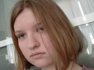 cam girl chat LilianSlow