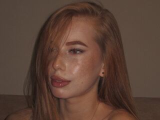 fingering girl LisaCornerd