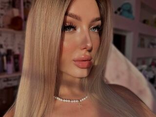 chat room live show LisaLewisa