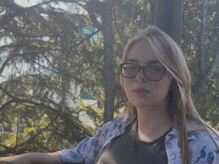 camgirl playing with vibrator LorettaJons