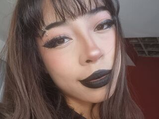 hot cam girl fingering shaved pussy LunaDeker