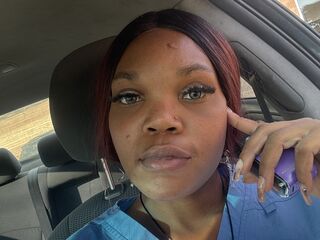 camgirl masturbating with vibrator LunaNovaa