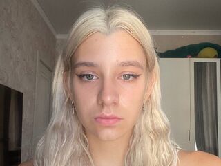 hot cam show LynelleDome