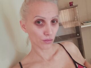 topless girl Marayaho