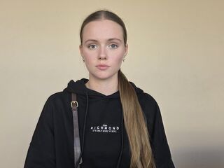 cam girl masturbating with vibrator MargieWiacek