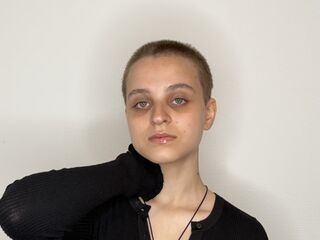 hot girl sex cam MargrettHussar