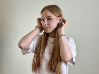 naked webcamgirl video MaudBasil