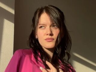 naughty cam girl MaudGuerrido