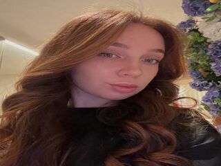 camgirl fingering bald pussy MiaIvory