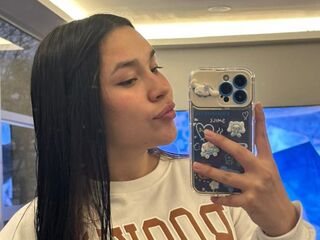 cam whore MiaThomp