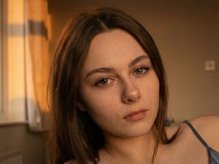 camgirl playing with sextoy MireyaElowen