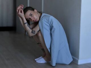 webcam show MirnaLatourette