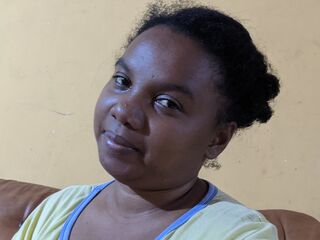 camgirl live sex photo MomoRazafy