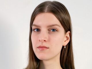 adultcam photo MyrtieKatula