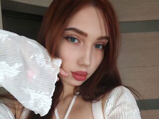 camgirl masturbating with vibrator OdelinaClutter