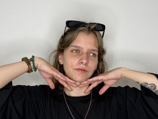 cam girl masturbating with dildo PatrinaJeronimo