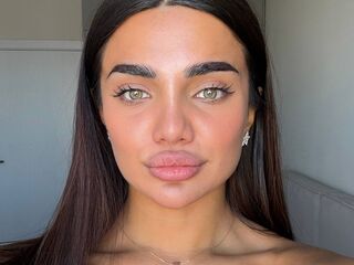 live webcam performer ReannaGubala