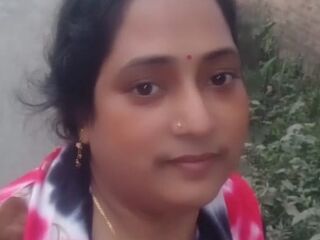 camgirl shaving pussy RiyaSen