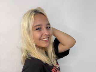 camwhore masturbating with dildo RussellGiuliano