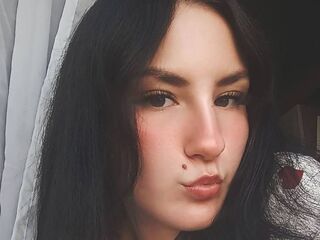 camwhore fingering shaved pussy SadeLanden