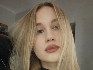 cam girl masturbating with dildo SadieTandon