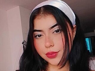 cam girl playing with sextoy SalomeKio