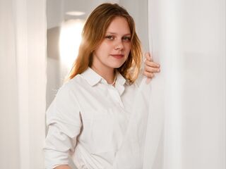 cam girl masturbating with vibrator SamaraSherow