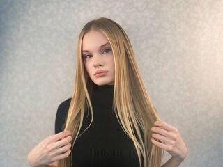 naked camgirl fingering pussy ShelbyMalagon
