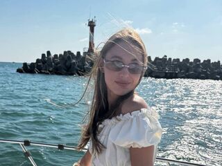 naked cam chatroom YaekoBrowers