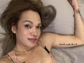 AngelaMore